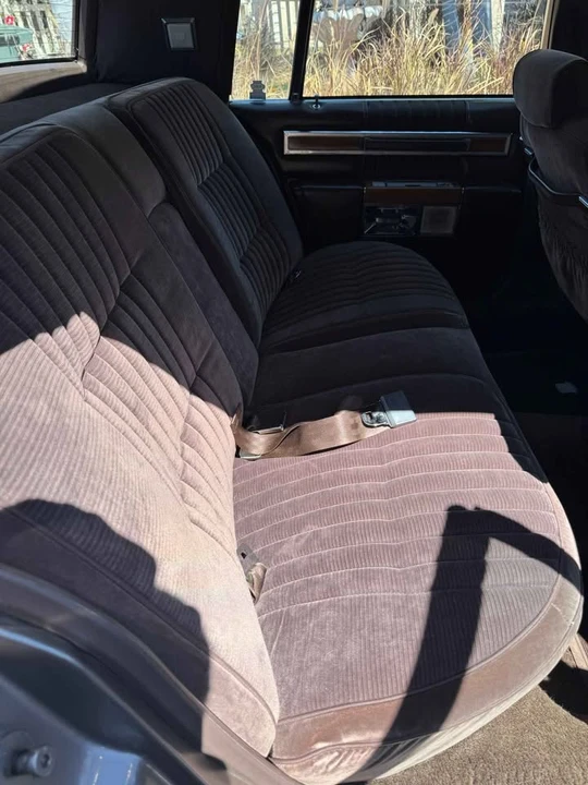 1982 Cadillac DeVille 5th Gen - Image 6 of 9