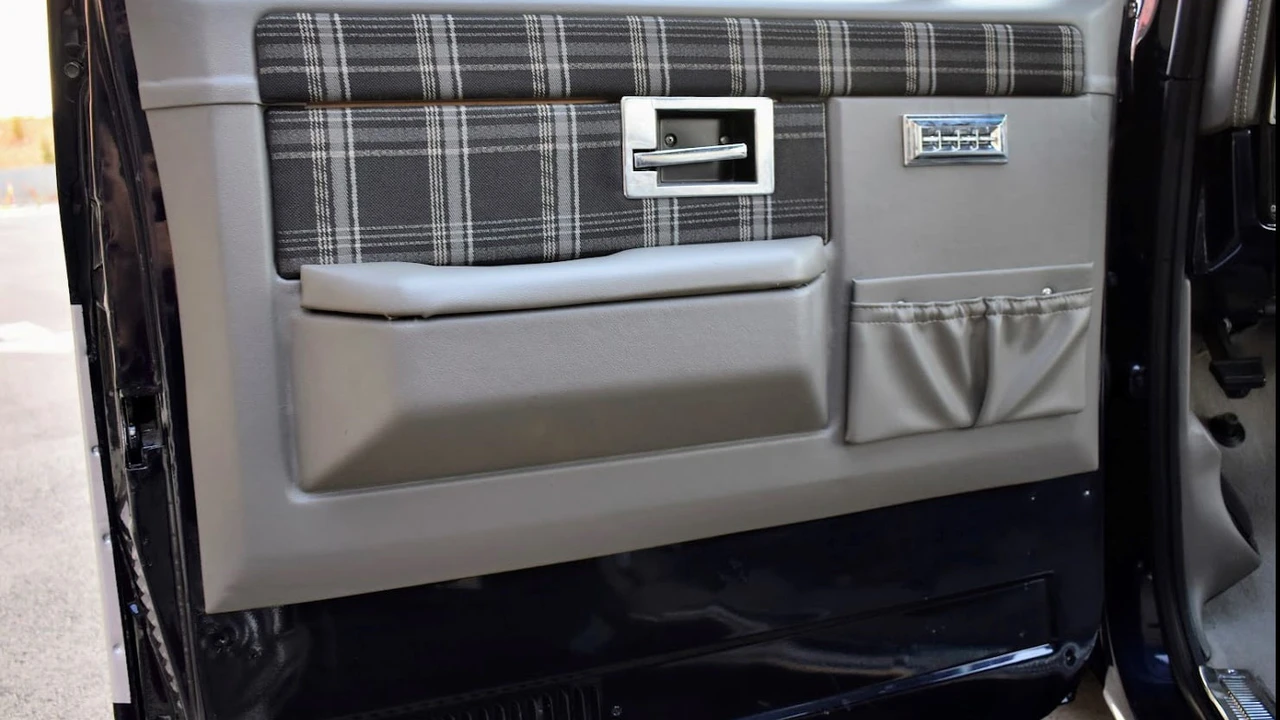 1982 Chevrolet K5 Blazer 2nd Gen - Image 7 of 24