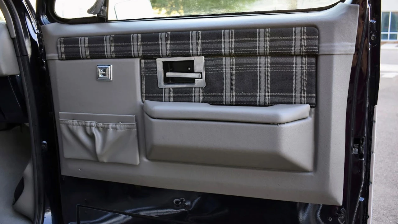 1982 Chevrolet K5 Blazer 2nd Gen - Image 14 of 24