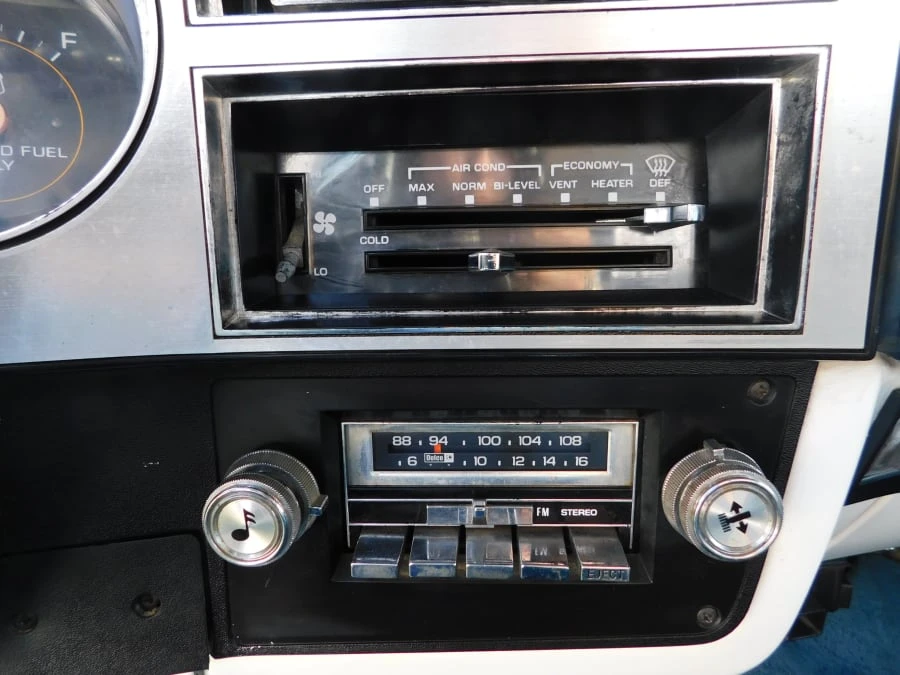 1982 Chevrolet K5 Blazer 2nd Gen - Image 10 of 11