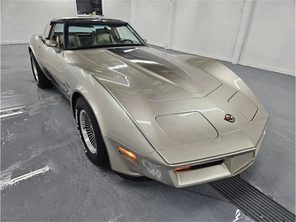 1982 Chevrolet Corvette C3 - Image 16 of 31