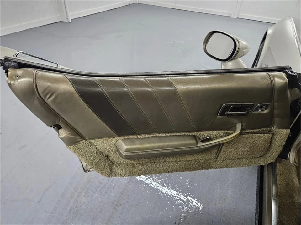 1982 Chevrolet Corvette C3 - Image 23 of 31