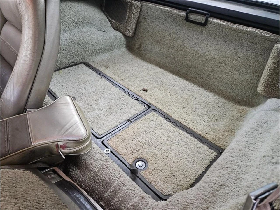 1982 Chevrolet Corvette C3 - Image 30 of 31