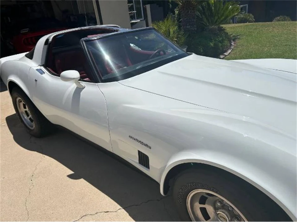 1982 Chevrolet Corvette C3 - Image 17 of 19