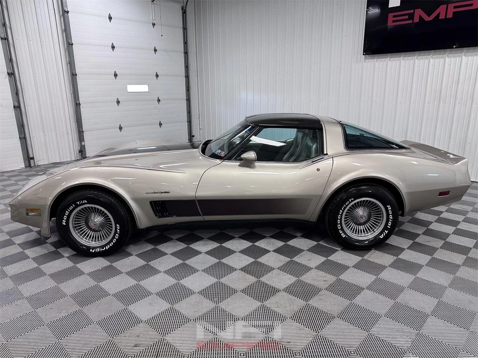 1982 Chevrolet Corvette C3 - Image 2 of 31