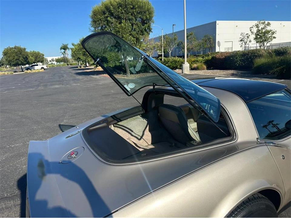 1982 Chevrolet Corvette C3 - Image 21 of 31