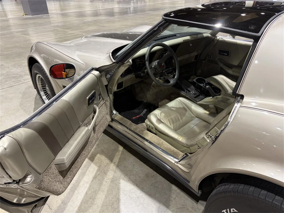1982 Chevrolet Corvette C3 - Image 10 of 14