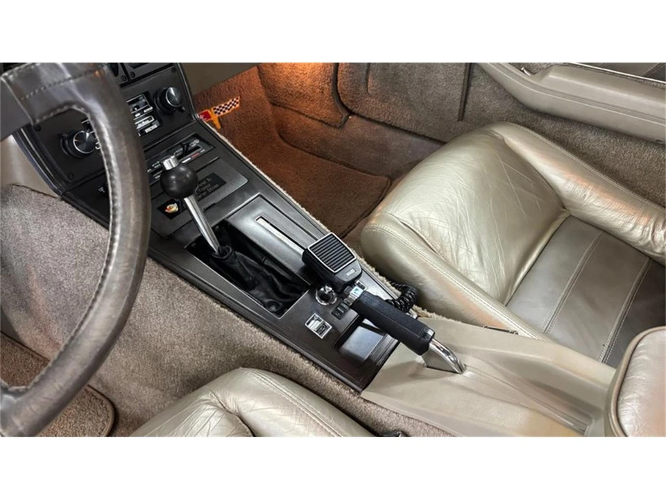 1982 Chevrolet Corvette C3 - Image 26 of 31