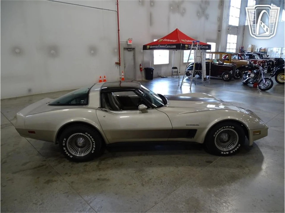 1982 Chevrolet Corvette C3 - Image 17 of 31