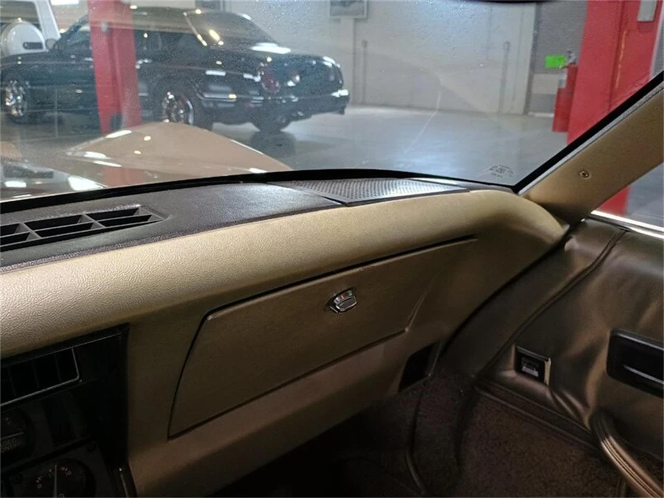 1982 Chevrolet Corvette C3 - Image 24 of 31