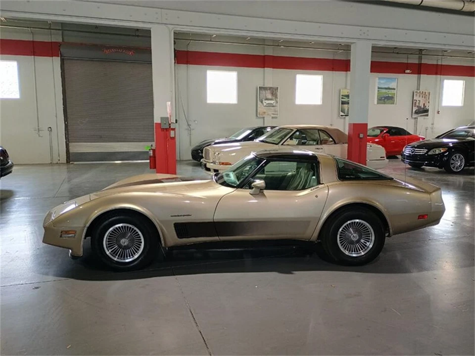 1982 Chevrolet Corvette C3 - Image 2 of 31