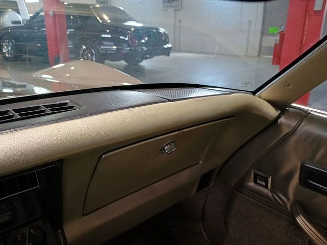 1982 Chevrolet Corvette C3 - Image 21 of 31