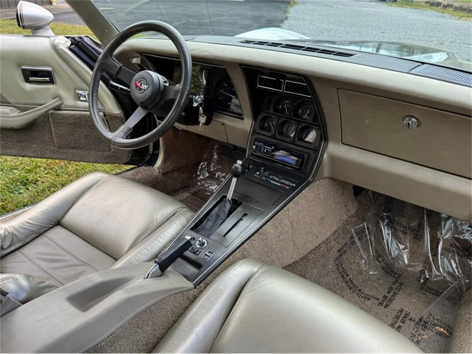 1982 Chevrolet Corvette C3 - Image 15 of 23