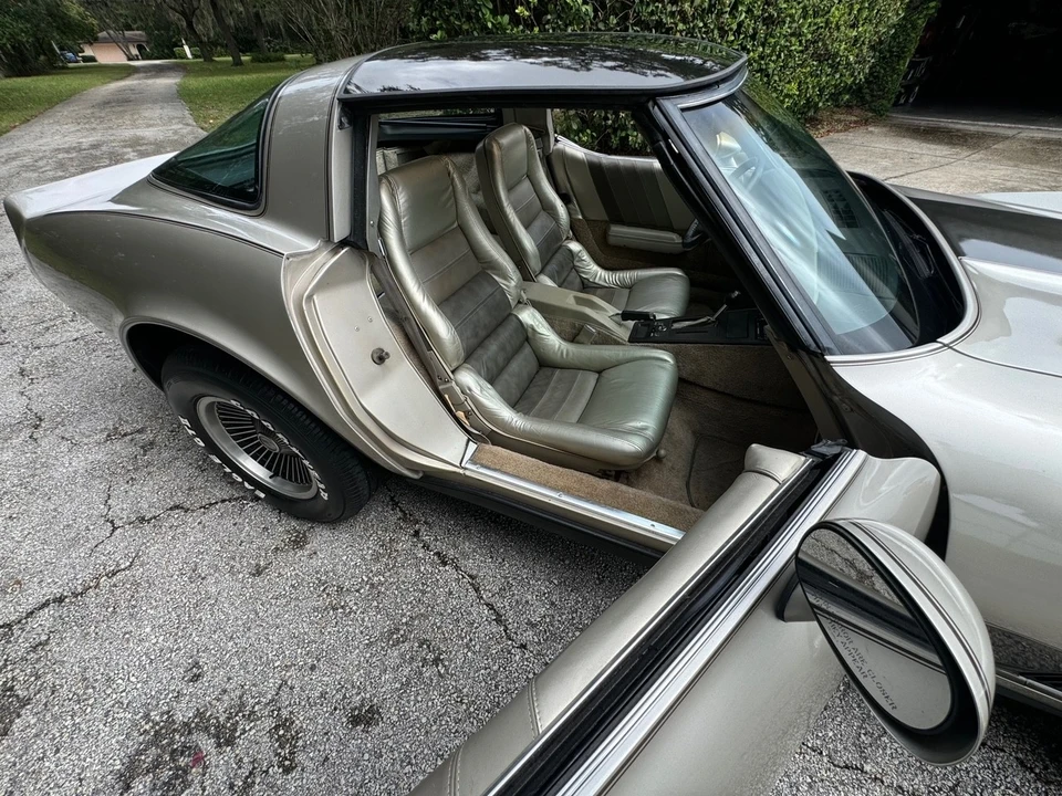 1982 Chevrolet Corvette C3 - Image 13 of 21