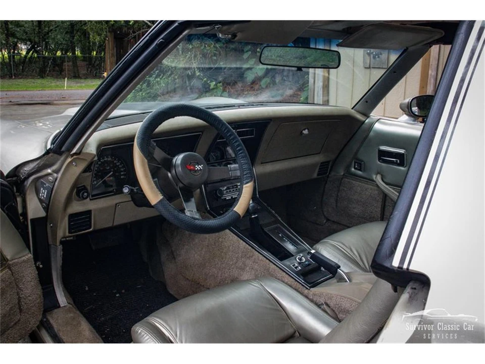 1982 Chevrolet Corvette C3 - Image 16 of 24