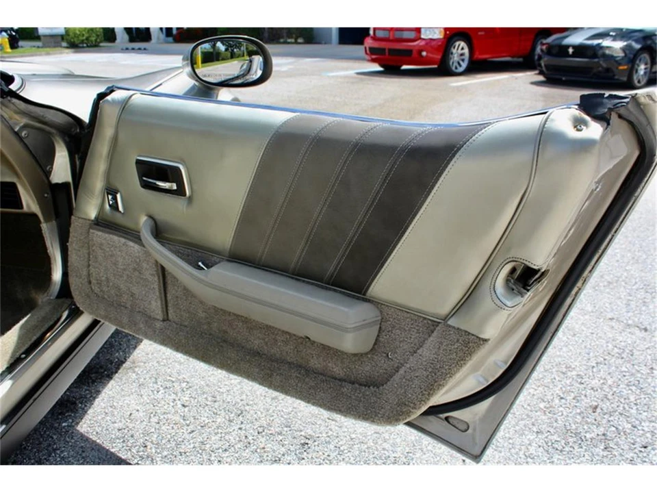 1982 Chevrolet Corvette C3 - Image 27 of 31