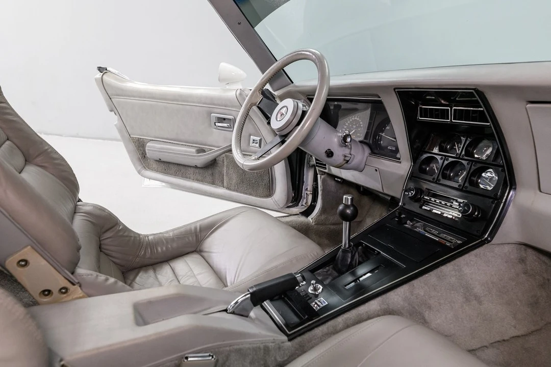 1982 Chevrolet Corvette C3 - Image 16 of 31