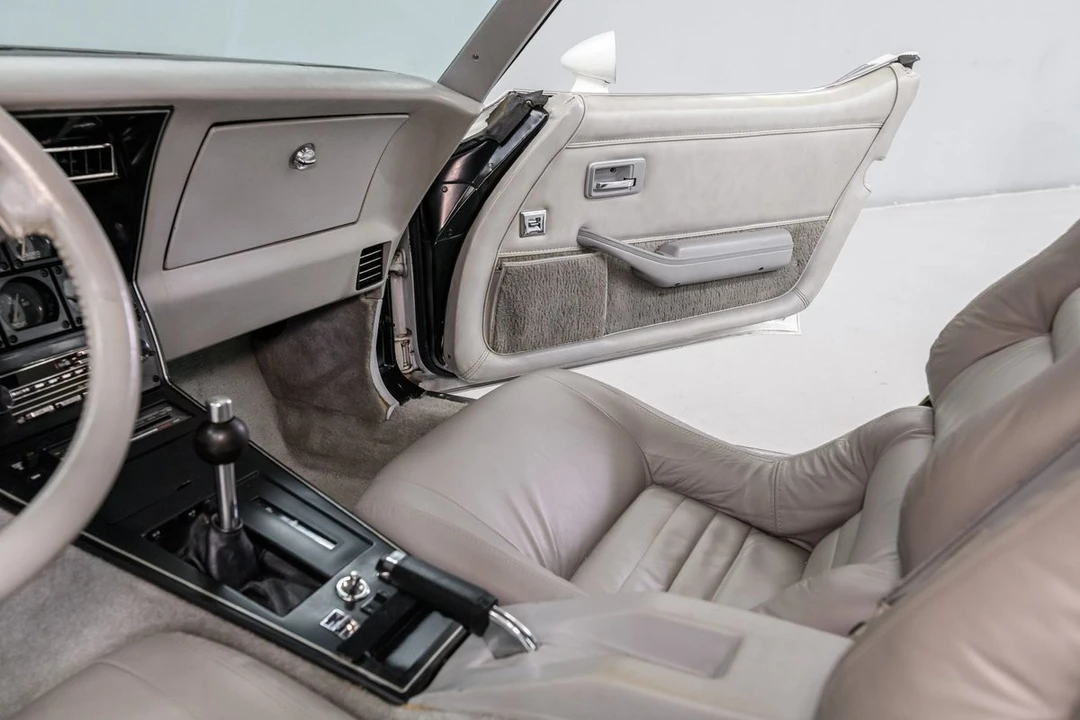 1982 Chevrolet Corvette C3 - Image 21 of 31