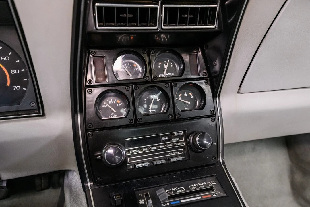 1982 Chevrolet Corvette C3 - Image 25 of 31