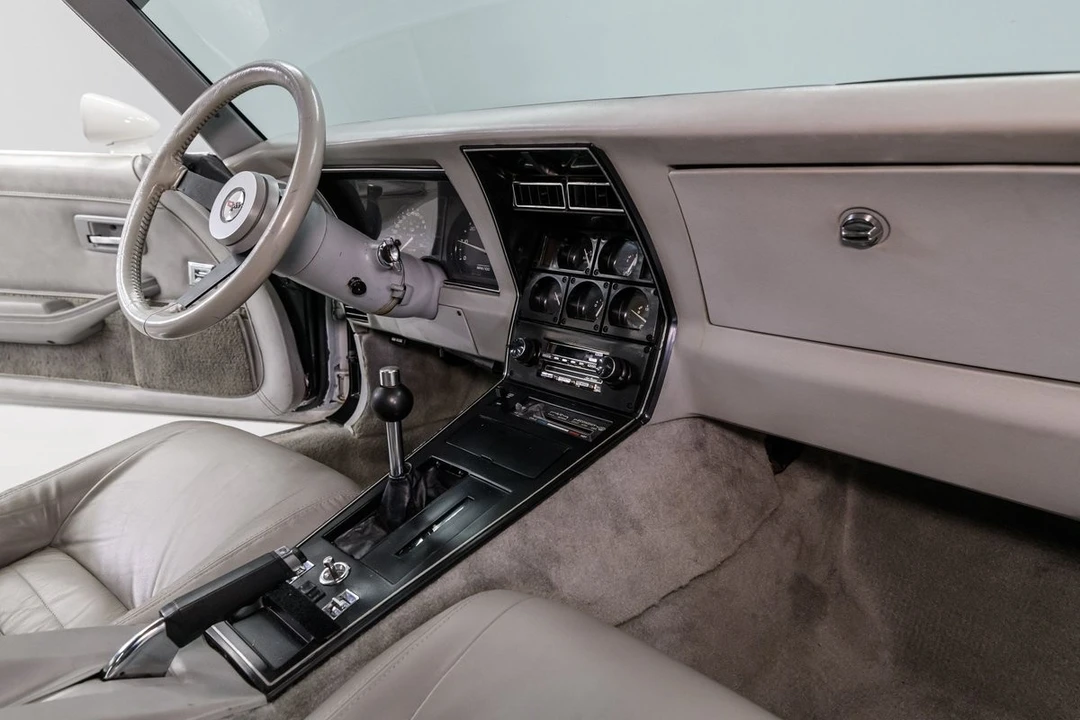 1982 Chevrolet Corvette C3 - Image 17 of 31