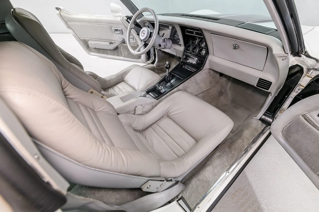 1982 Chevrolet Corvette C3 - Image 13 of 31