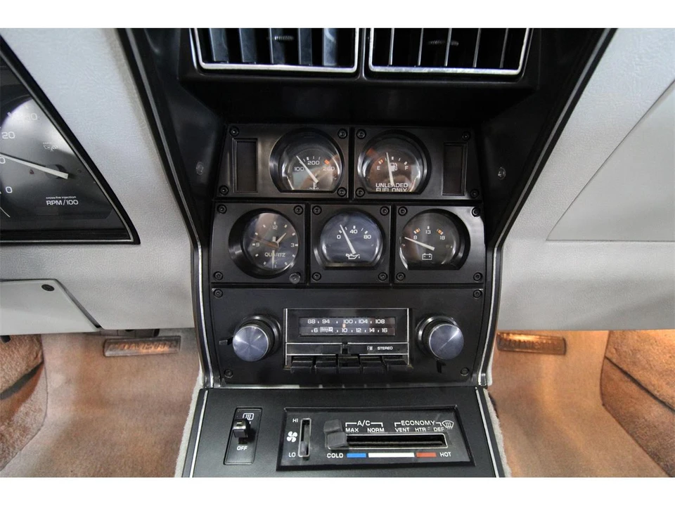 1982 Chevrolet Corvette C3 - Image 27 of 31