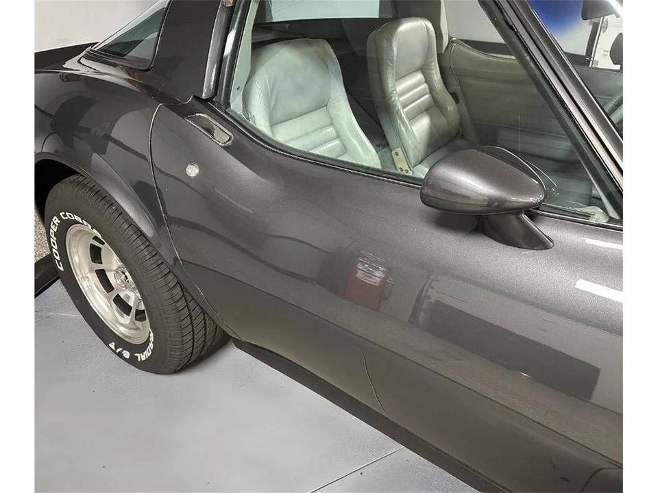 1982 Chevrolet Corvette C3 - Image 28 of 31