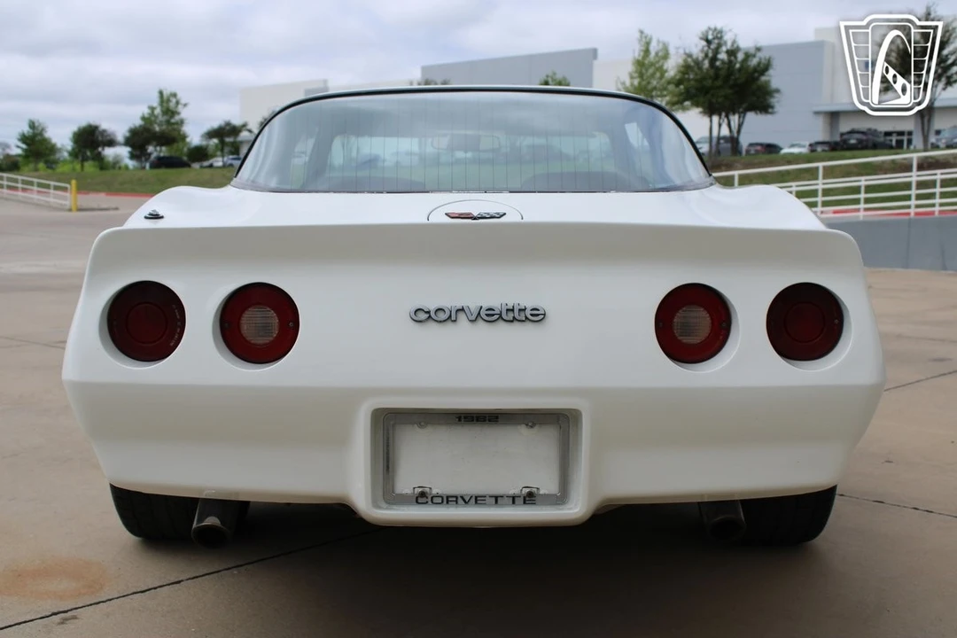 1982 Chevrolet Corvette C3 - Image 15 of 21