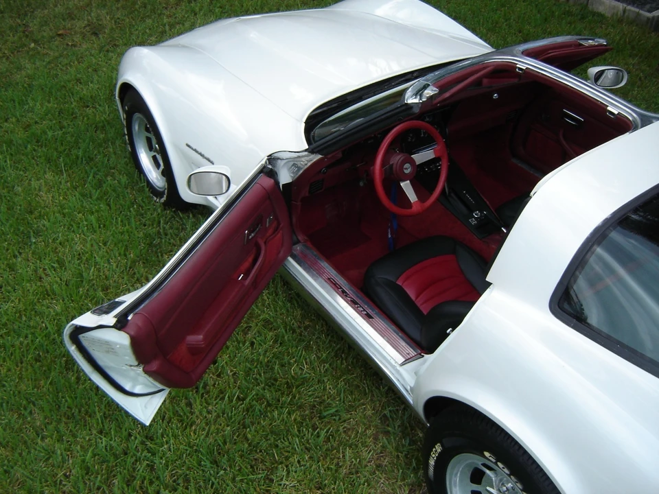 1982 Chevrolet Corvette C3 - Image 16 of 21