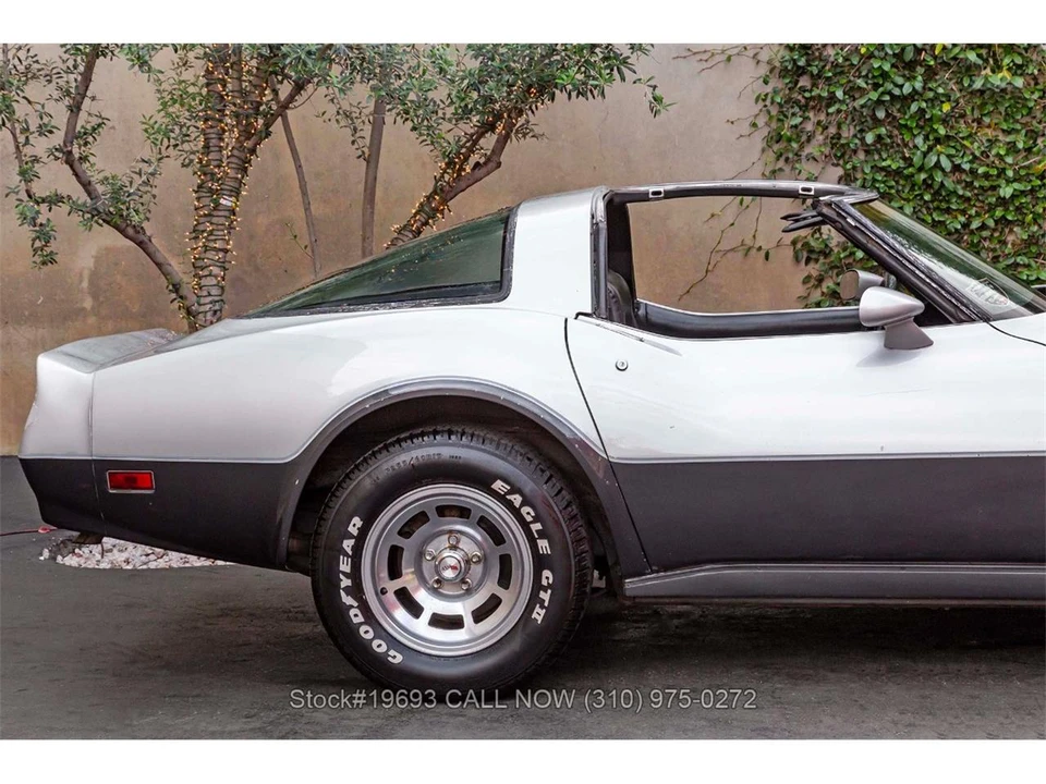1982 Chevrolet Corvette C3 - Image 16 of 31