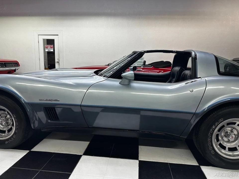 1982 Chevrolet Corvette C3 - Image 16 of 24