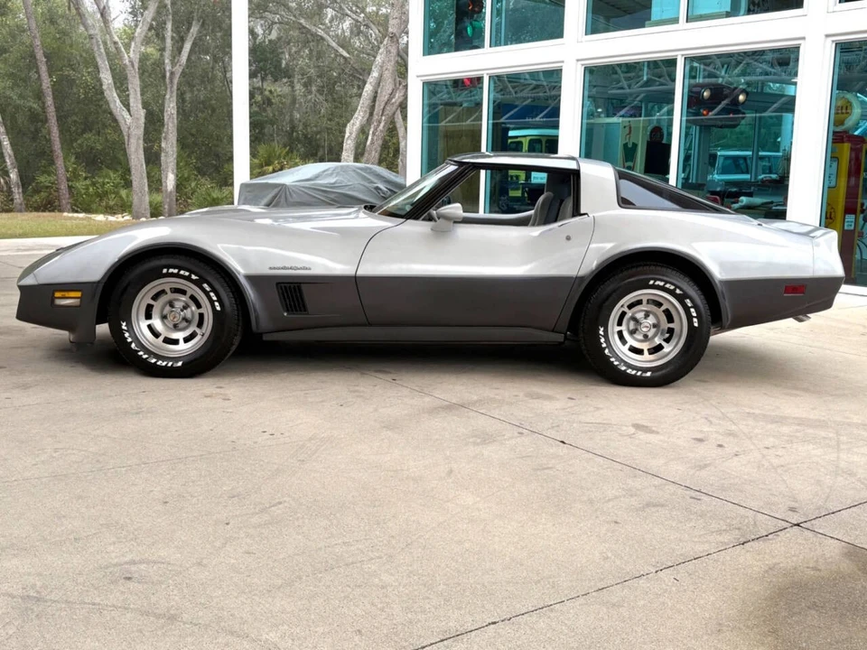 1982 Chevrolet Corvette C3 - Image 10 of 12