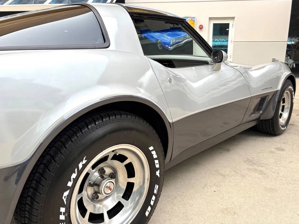 1982 Chevrolet Corvette C3 - Image 17 of 21