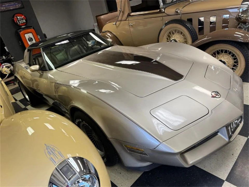 1982 Chevrolet Corvette C3 - Image 2 of 6