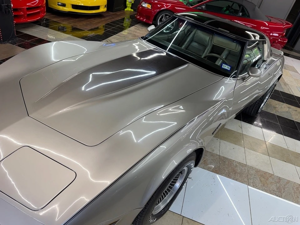 1982 Chevrolet Corvette C3 - Image 8 of 12