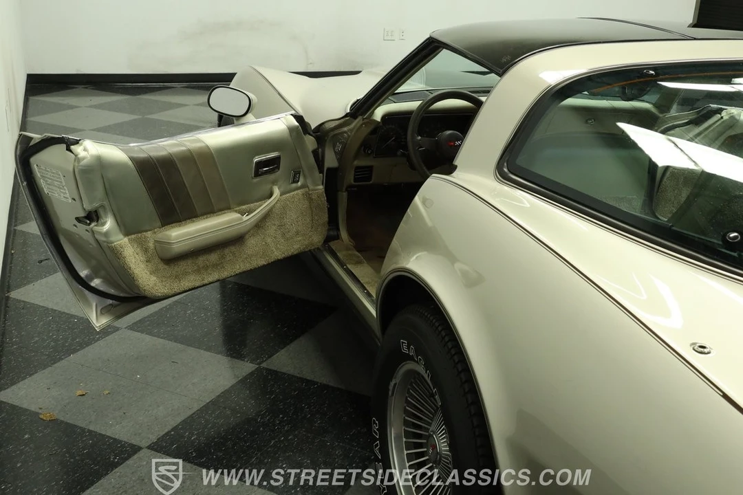 1982 Chevrolet Corvette C3 - Image 12 of 25