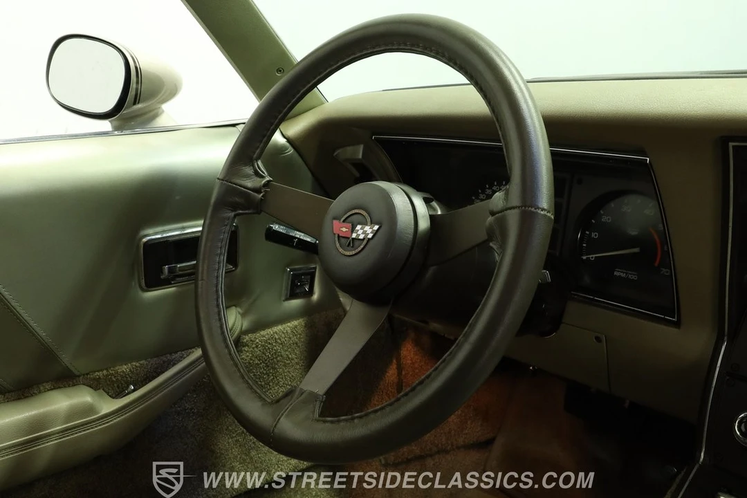 1982 Chevrolet Corvette C3 - Image 14 of 25