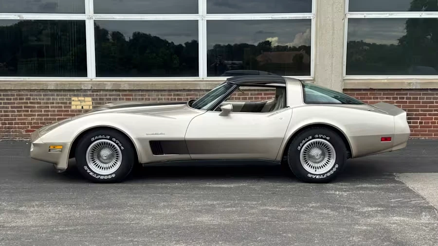 1982 Chevrolet Corvette C3 - Image 2 of 16