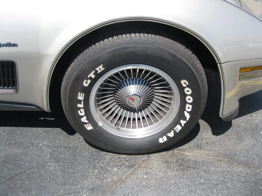 1982 Chevrolet Corvette C3 - Image 6 of 8