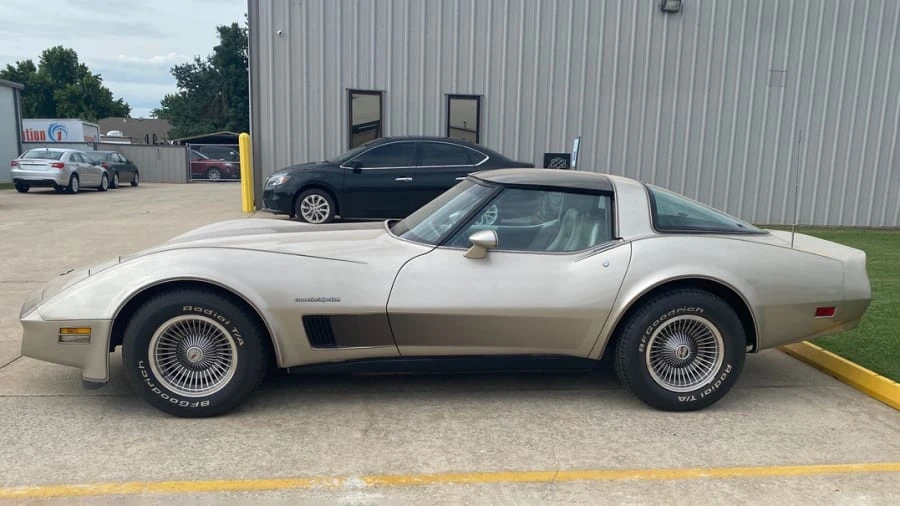 1982 Chevrolet Corvette C3 - Image 2 of 10