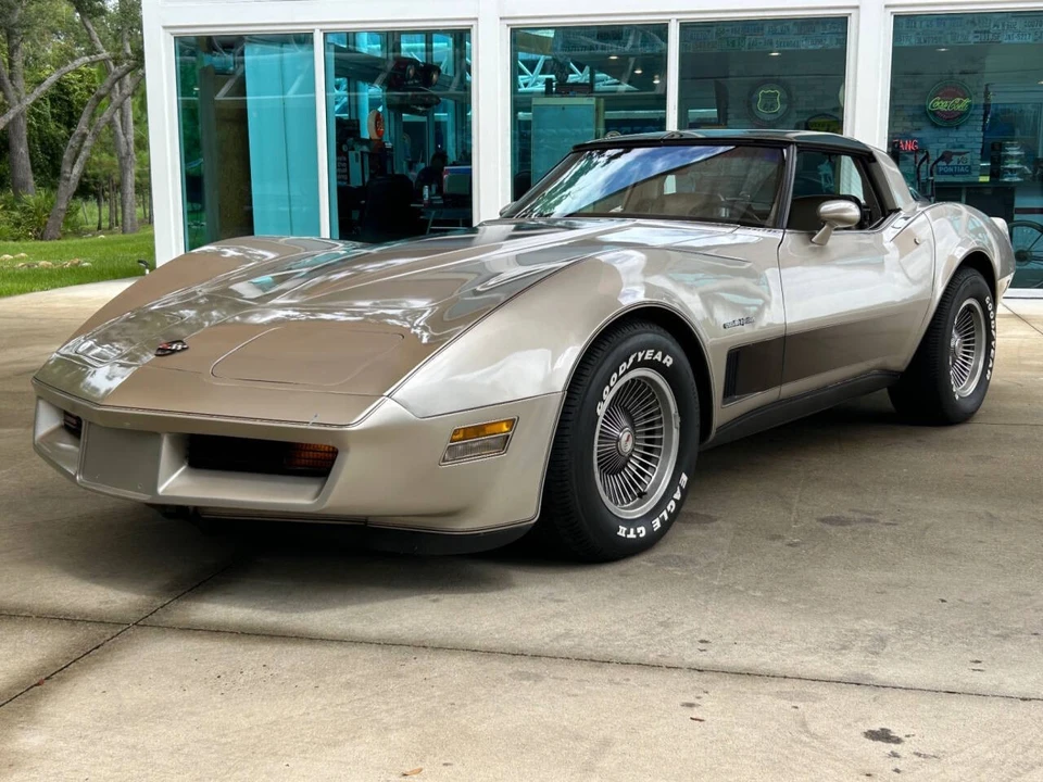 1982 Chevrolet Corvette C3 - Image 9 of 31