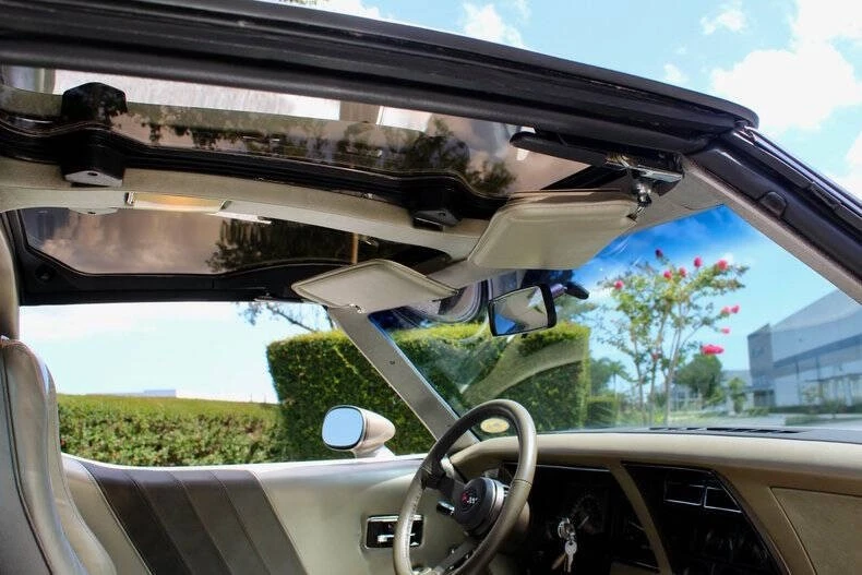 1982 Chevrolet Corvette C3 - Image 28 of 31