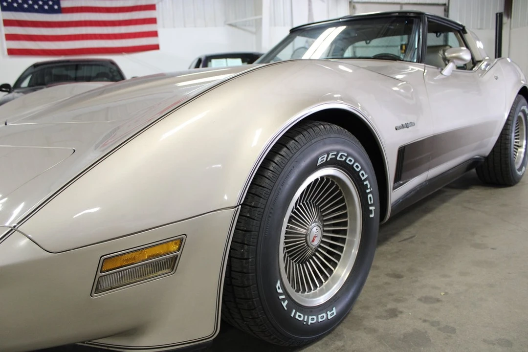 1982 Chevrolet Corvette C3 - Image 10 of 12