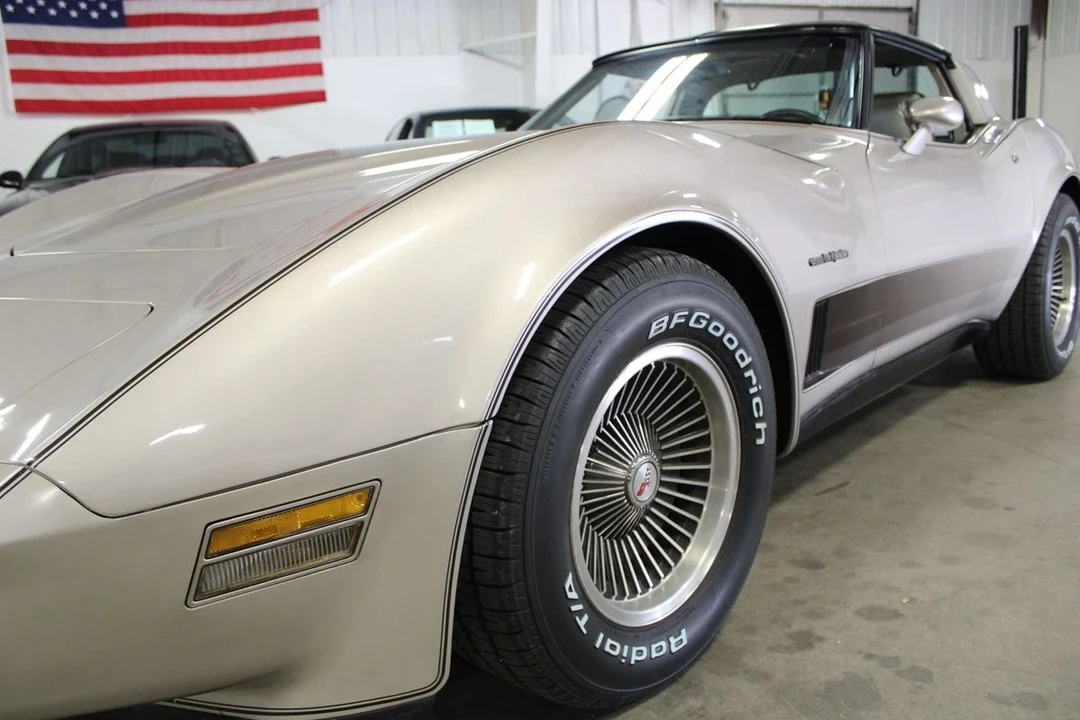 1982 Chevrolet Corvette C3 - Image 10 of 12
