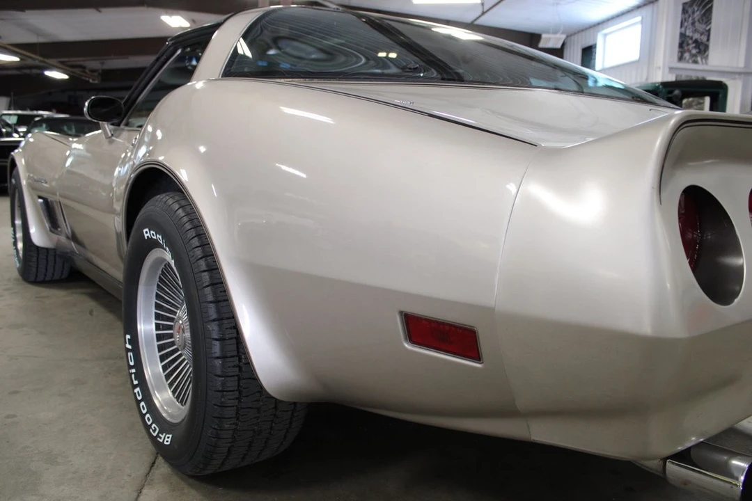1982 Chevrolet Corvette C3 - Image 11 of 12