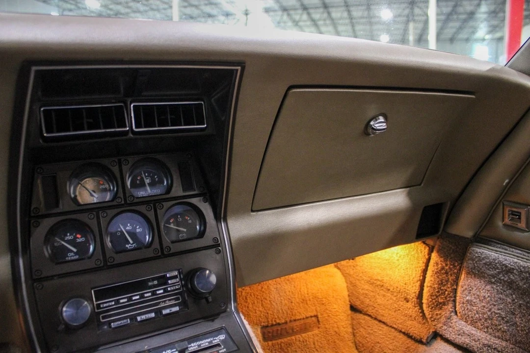 1982 Chevrolet Corvette C3 - Image 15 of 21