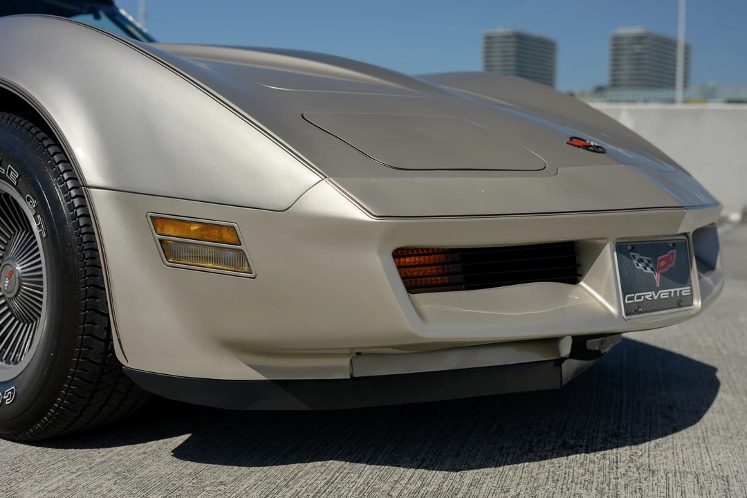 1982 Chevrolet - Image 18 of 19