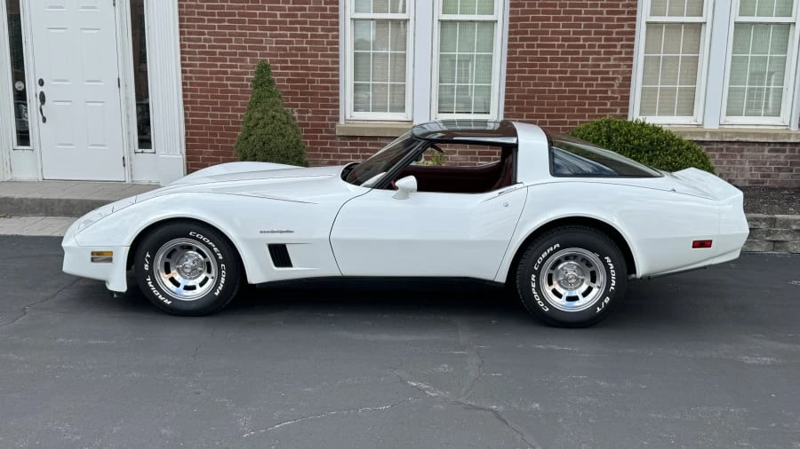 1982 Chevrolet Corvette C3 - Image 2 of 10