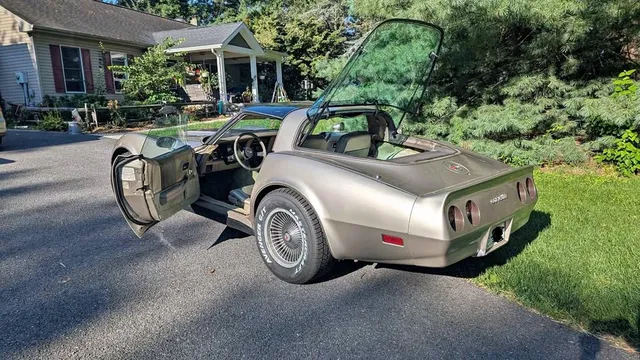 1982 Chevrolet Corvette Coupe 2D