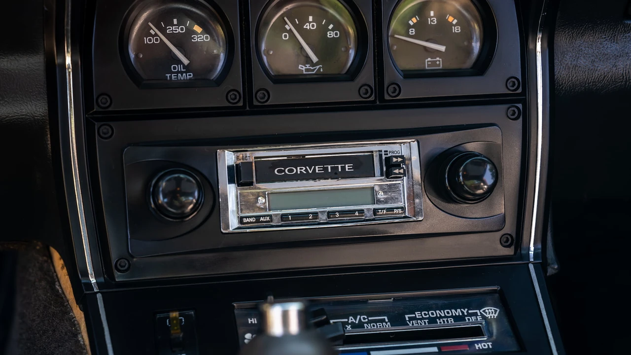 1982 Chevrolet Corvette C3 - Image 22 of 28